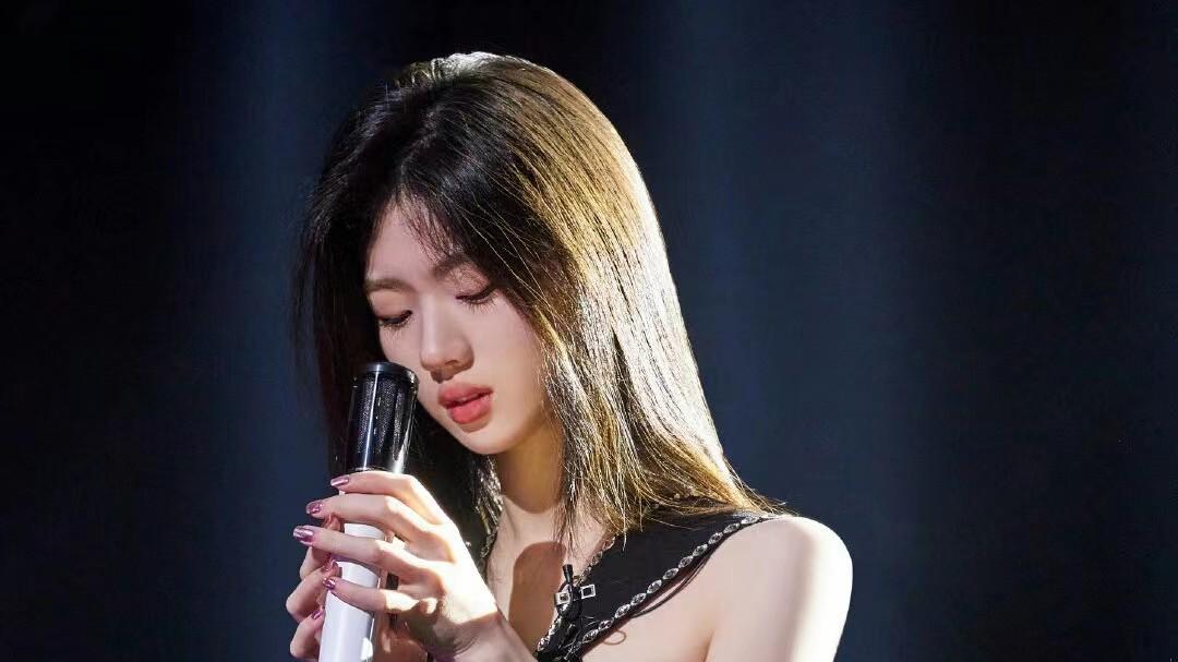 单依纯|给你勇敢：单依纯推开世界的门，初闻不识曲中意，再听已是曲中人