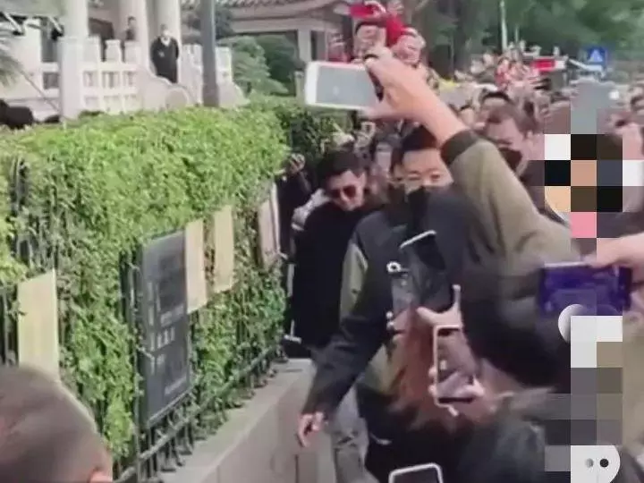 谢霆锋|为看谢霆锋，几万人旷工，每人一天少赚200，值得吗？