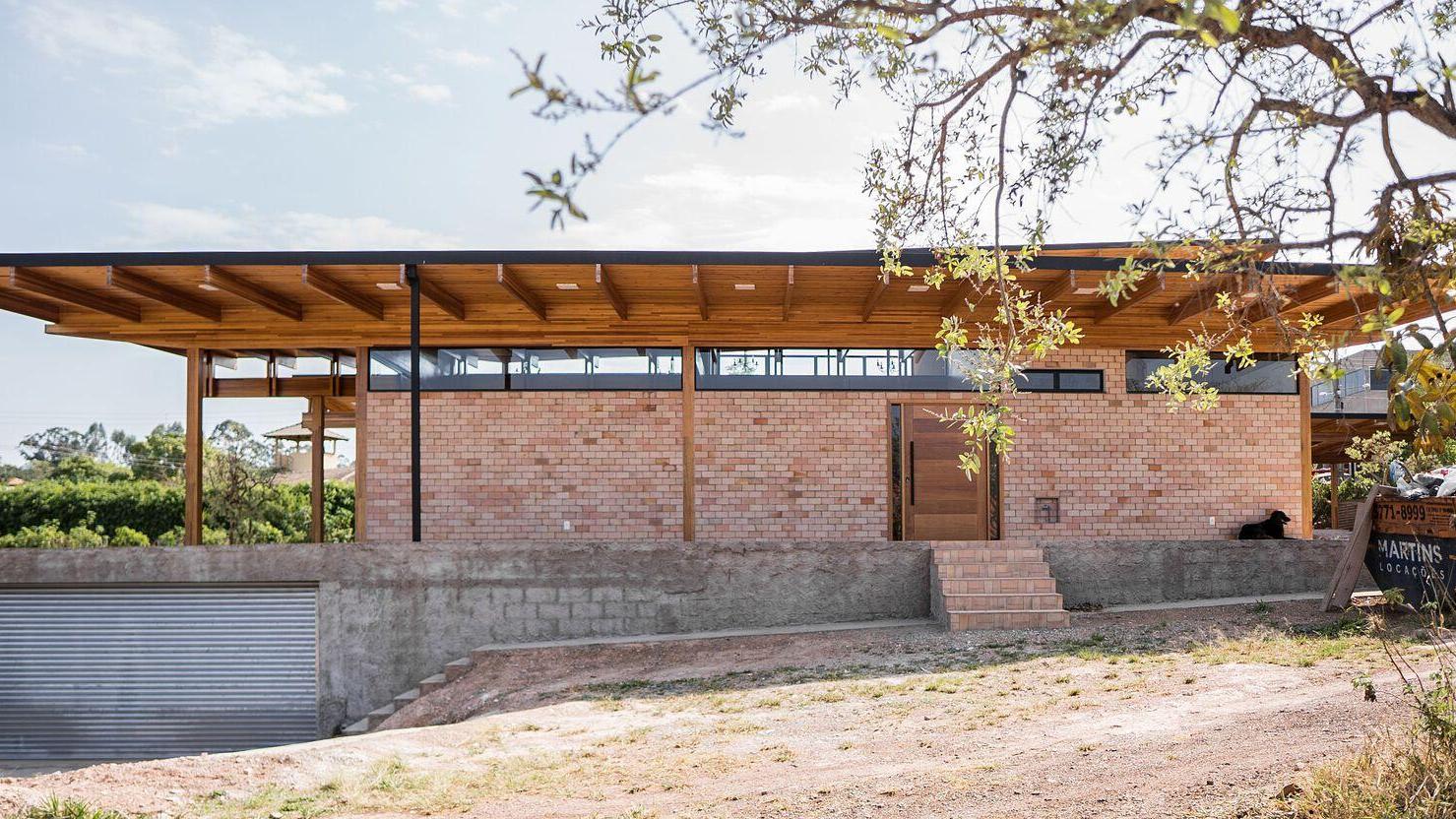 轻盈干净的生态住宅：以厨房为核心，构筑惬意的家居空间