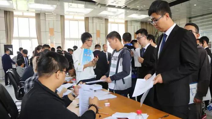 求职|曾经看不起民办二本，退学后出去找工作，才知道自己的想法多幼稚