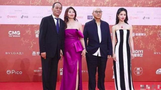 张光北|张光北真是艳福不浅，妻子半老徐娘仍风情万种，两人同框恩爱粘人！