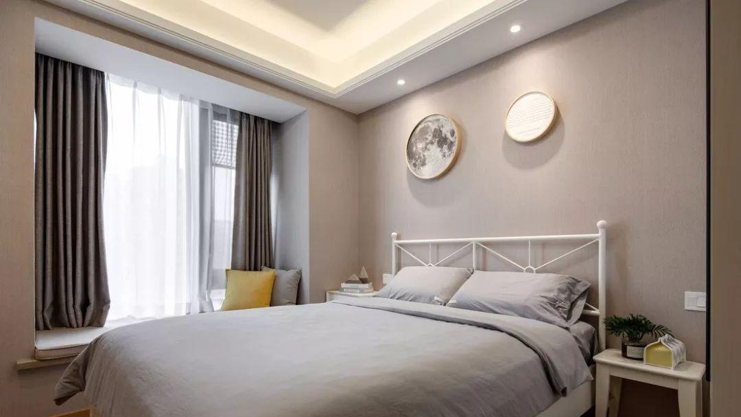 小户型飘窗内的窗帘该怎么做？看看别人家的设计