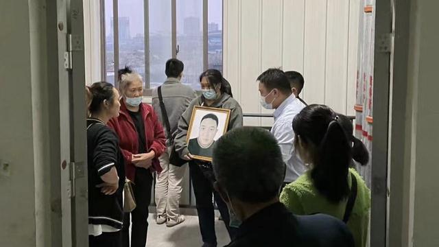 申通2名司机“车祸身亡”拒赔：穿工服6年，不承认是公司员工！