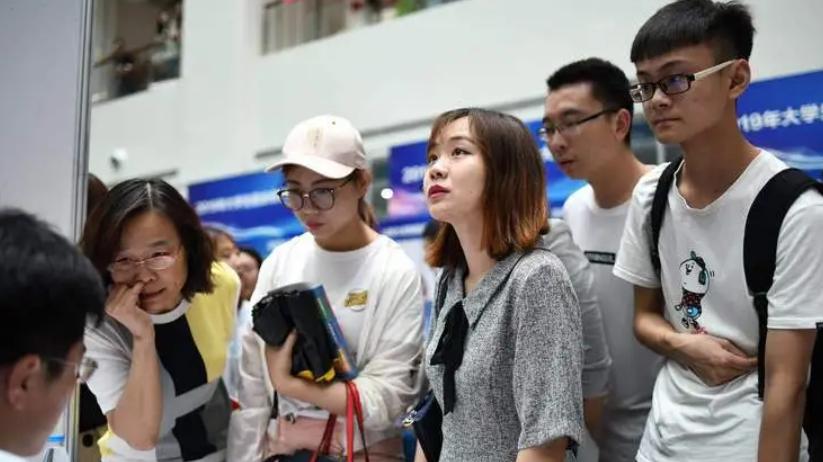 招聘|入职后才醒悟，“校招VS社招”虽然一字之差，但是待遇却大不相同