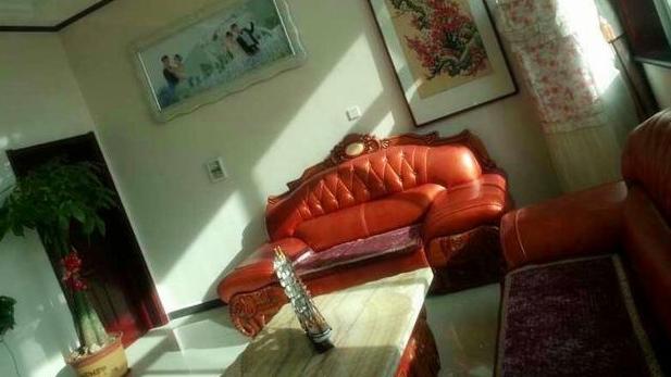 晒晒我的农村婚房，占地面积600平，厨房超级大，卧室谁见过？