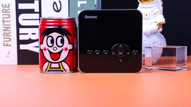 索诺|行走的家庭影院，索诺克P1T家用投影仪评测