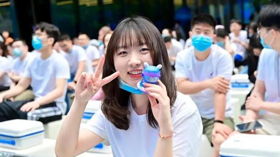 大学生|父母的心酸事，孩子大学四年花了15万，工作月薪只有3000元