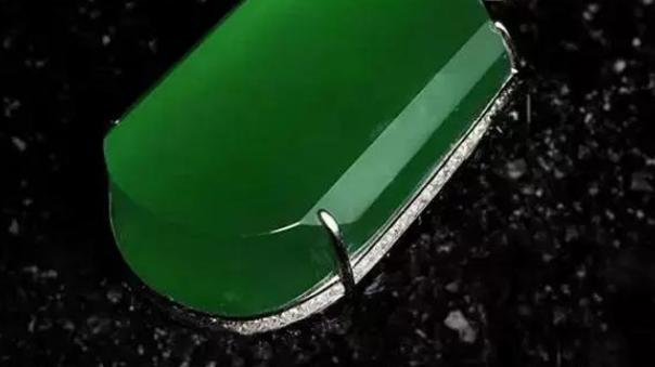 翡翠|不管通过什么途径买翡翠，都是看中它自身价值，和附加价值无关