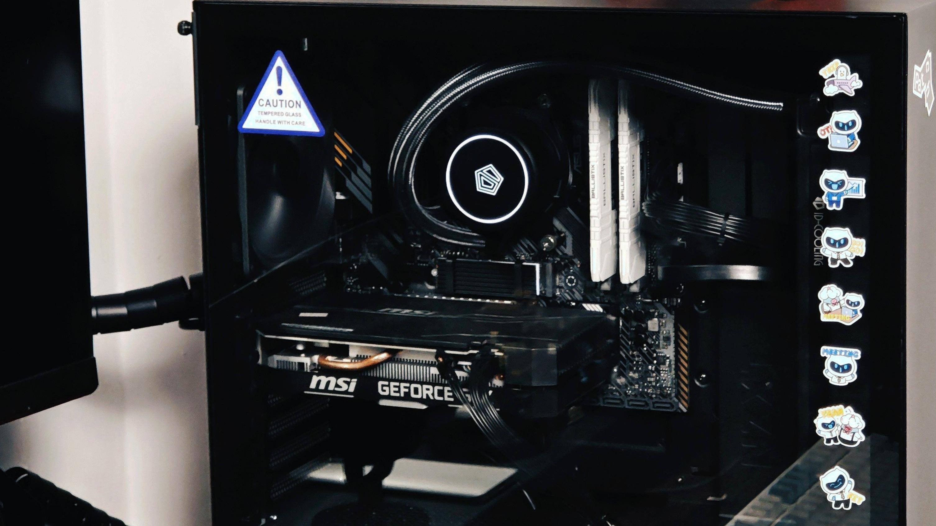 数码|一个数码博主的桌面2022分享，麻雀虽小五脏俱全