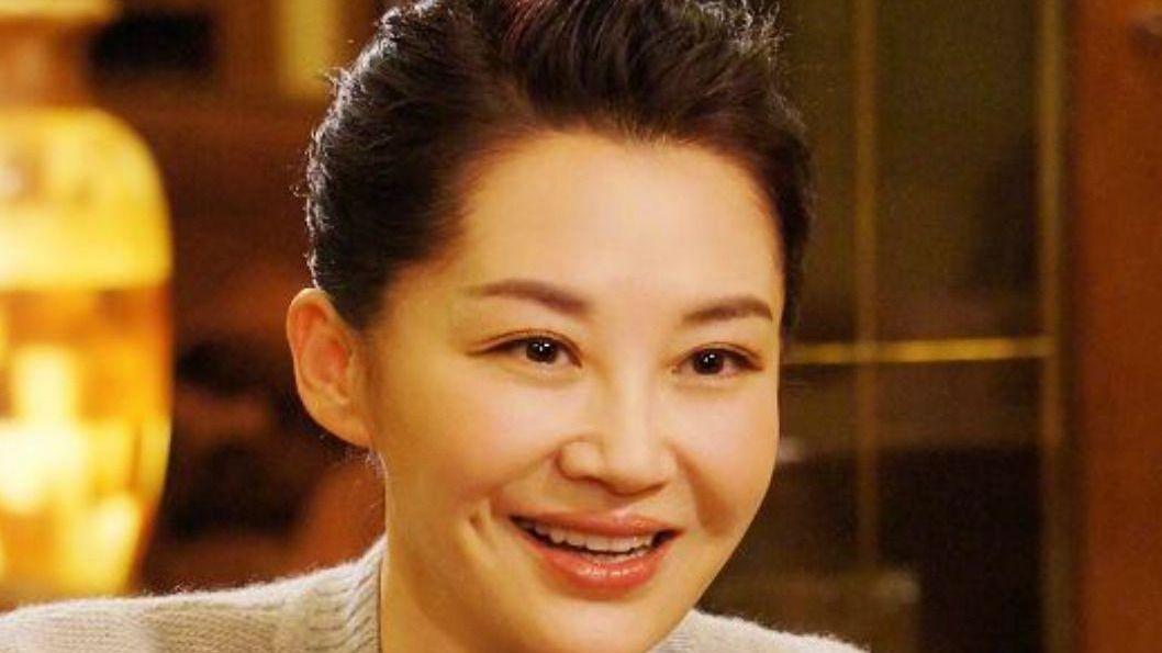 穿衣搭配 女人过了40岁，该让自己放松下来了！有了“松弛感”的你们，更美