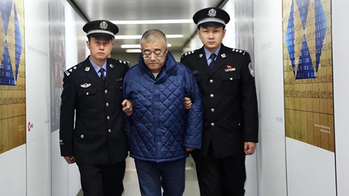 警察|月入5位数的狱警，为何沦为“冷门”岗位？答案或许和你想得不同