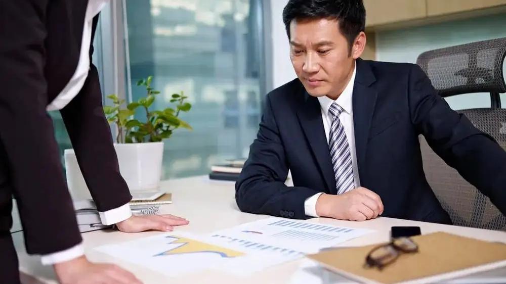 新东方|在职场上，领导该如何辨别身边的聪明人？