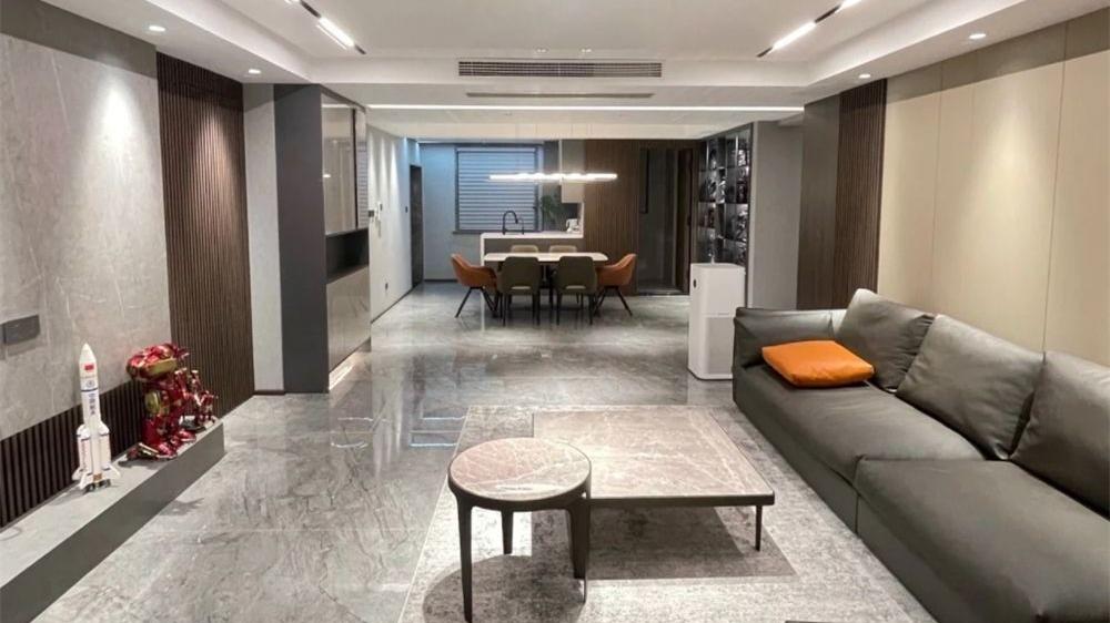 他180㎡的家全屋做无主灯，全屋装75个射灯，效果太惊艳