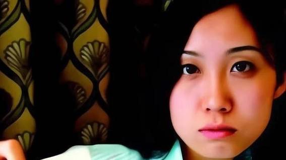 老男人|14岁被奉为“天才少女作家”，21岁未婚生3胎，26岁沦为玩物