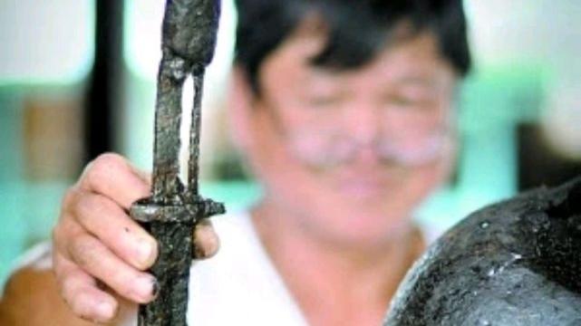 腾冲|腾冲收藏家走进滇缅原始部落，看到部落三件宝物后，瞬间泪流满面