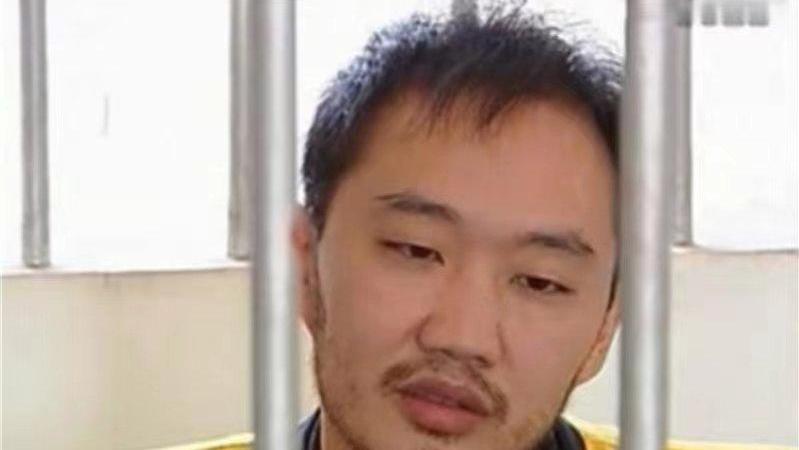 邱小强：为迎娶情人，给妻子下毒两年，看着她慢性中毒死亡