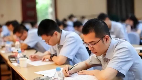 招聘|这些公务员看似“高大上”，实则是无编制的临时工，学生谨慎选择