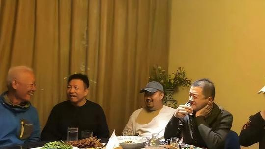 新神榜|李亚鹏又惹争议，与劣迹艺人把酒言欢被曝光，网友称不必上纲上线