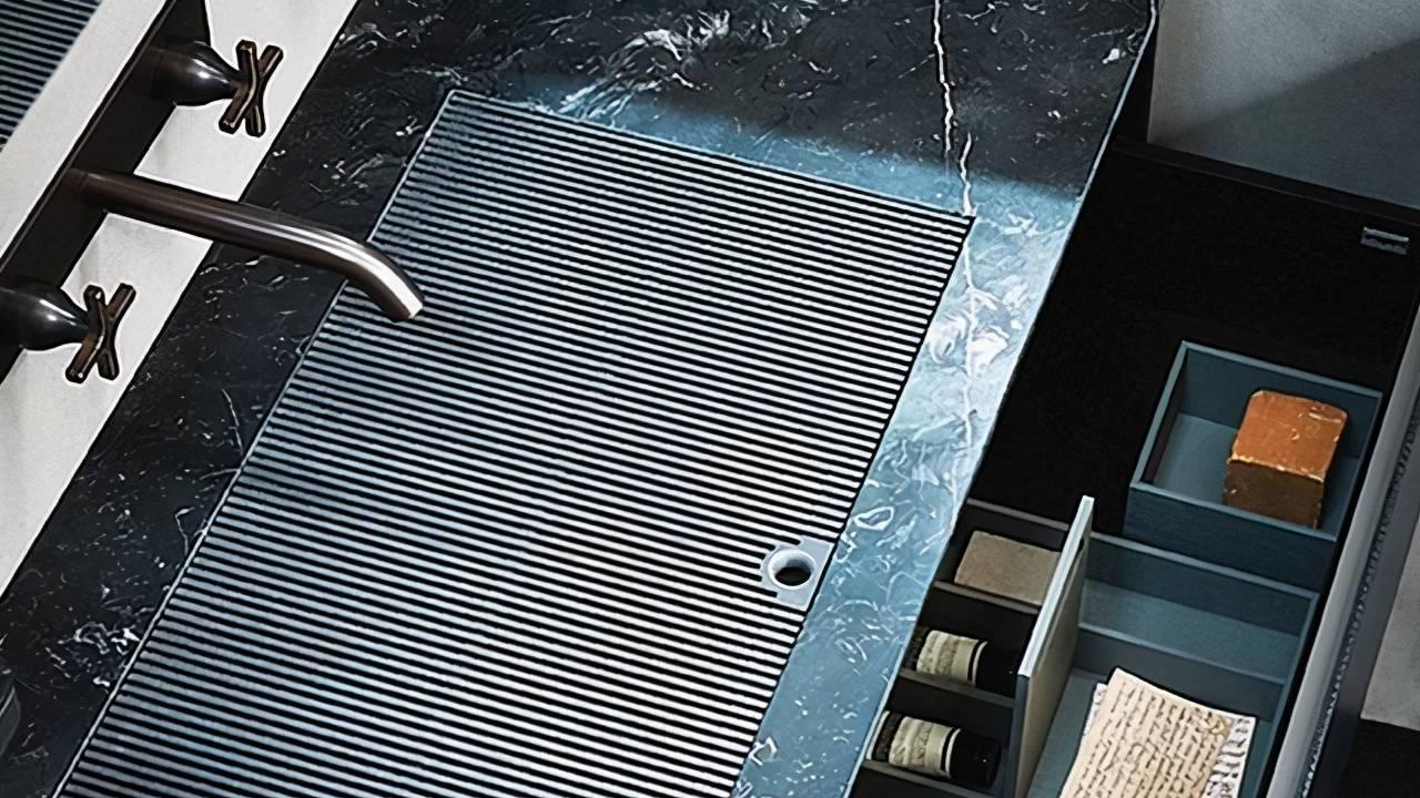 邻居家洗手台空无一物，排水全靠1条缝，以后我家卫生间也这样装