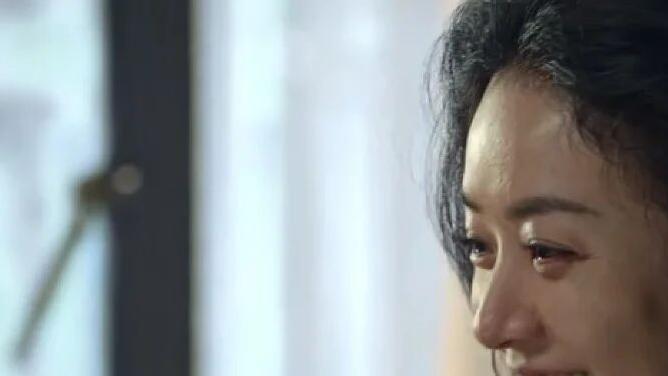 许半夏|许半夏茶几上的面包真不错！它是百年品牌根在上海，是时代的标签