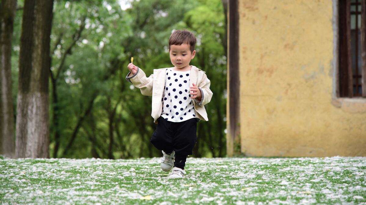 儿童怎么拍？学会这4个摄影小技巧，轻松拍出可爱和活泼！