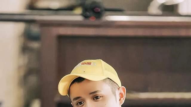 李诞|轮流做大王冠军年年有，《脱口秀大会》终归是李诞做主的团建游戏