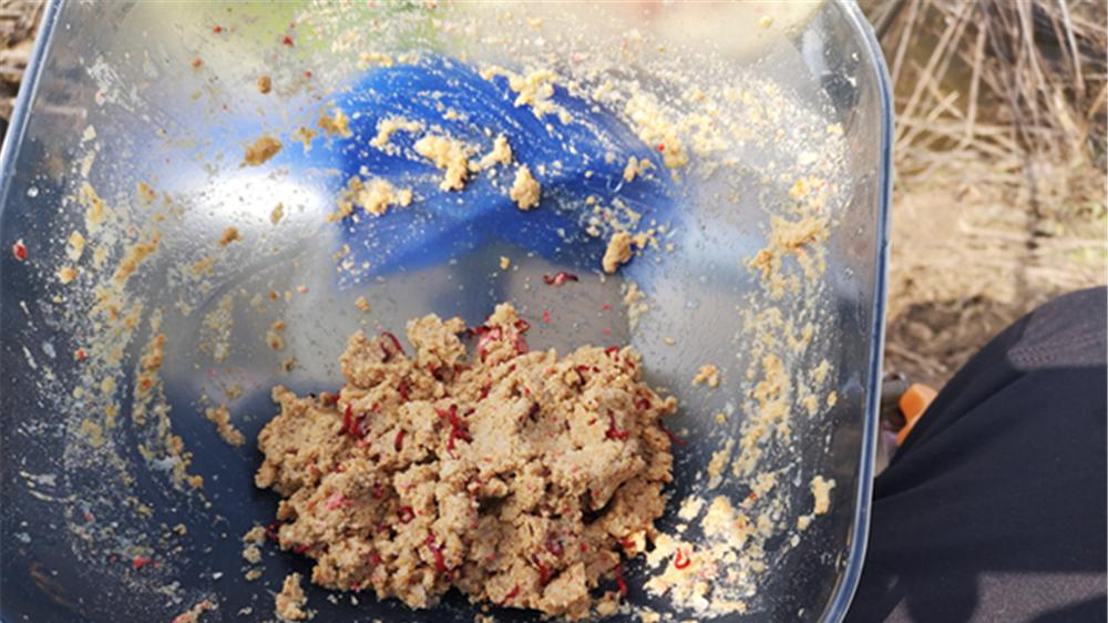 |冬季野钓半天没口，用饵是关键，这些饵料“绝杀”大鲫鱼