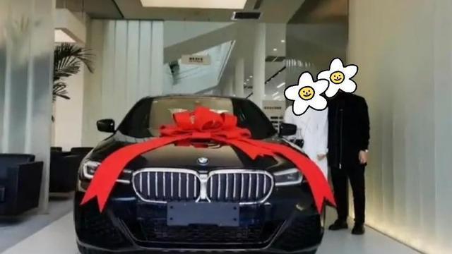 回顾：婆婆住院急需80万，儿媳忙卖房给弟弟买车：这是我婚前财产