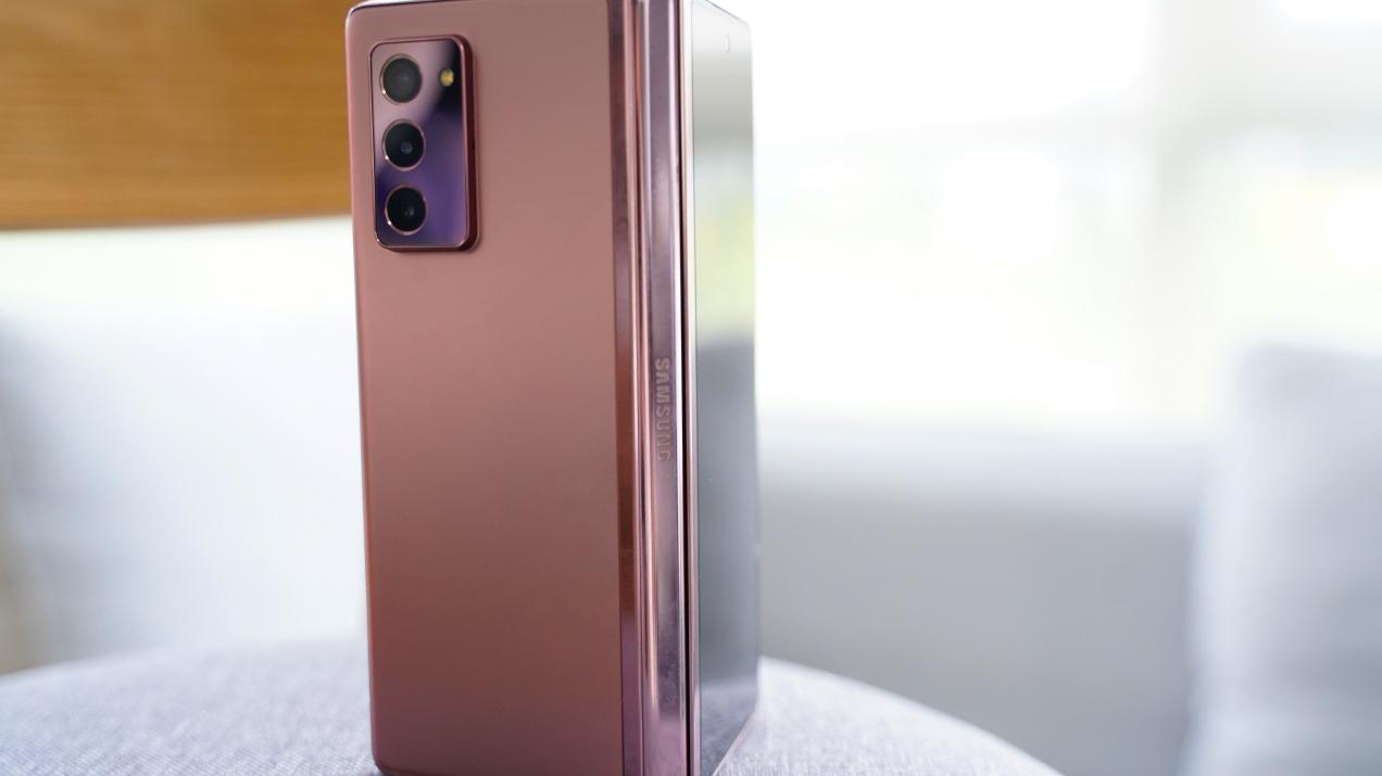 折叠屏|大厂也要做性价比？三星廉价折叠屏新机曝光：定位中端A系列