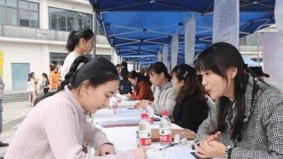 求职|2022届毕业生找工作难不难？211学生哭诉：没想过能这么卷！