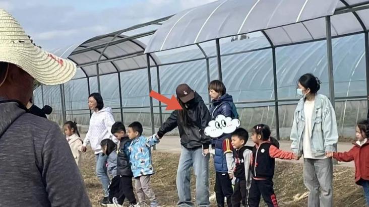 Angelababy|baby被《奔跑吧》遗漏，与黄晓明同天官宣喜讯被喷，孩子被评像爸