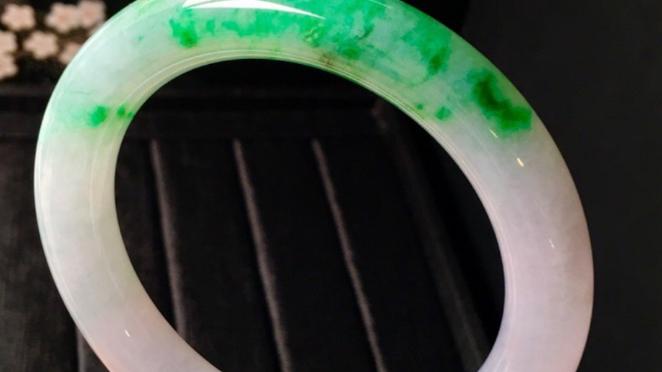 邓拓|翡翠手镯价值这么贵，为何包装用塑料纸？卖翡翠的太抠门了