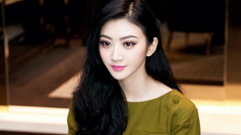 景甜|从出道以来就资源逆天，凭借一个角色逆风翻盘，美貌无可厚非