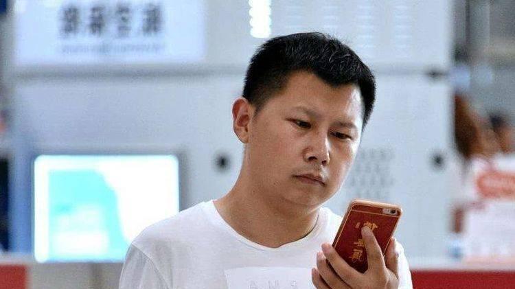 德云社|退出德云社10年，改艺名骂恩师二婚还娶女学生，如今混成这个惨样