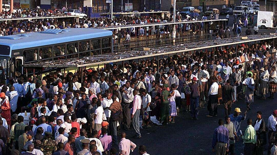 富士康|富士康事件数亿人呼吁取消中介，九成人被外包，打工人看不到希望