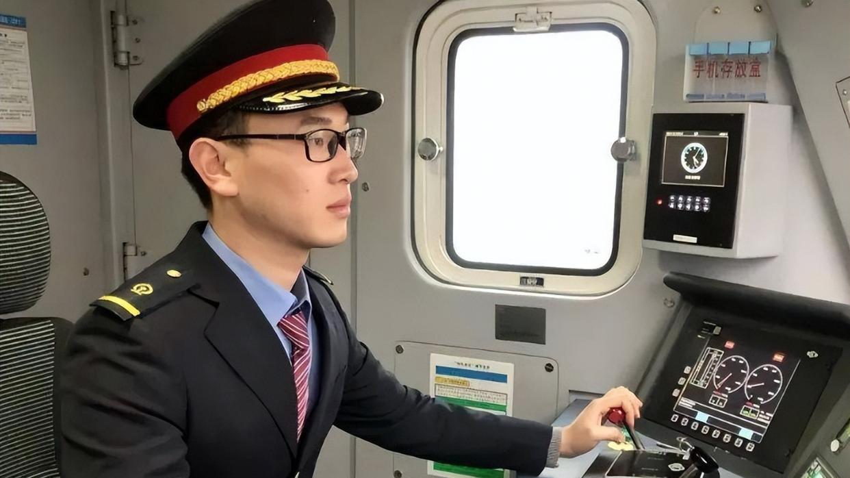 |“最佳男友”职业排名出炉，公务员地位大跳水，前五名门槛都不低