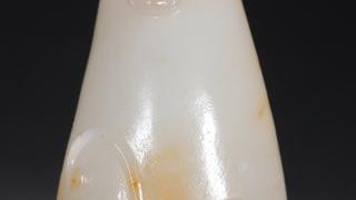 和田玉籽料|清代-和田玉籽料龙纹原石把件