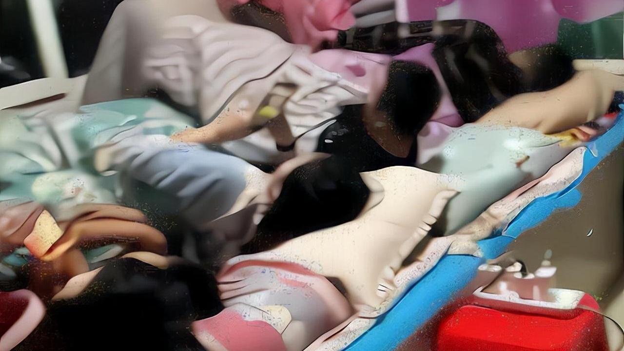 东北一家16口人睡一个炕，有儿媳和女婿，网友：睡错位置咋整