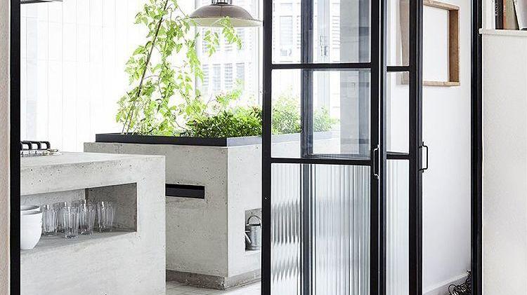 厨房传统推拉门不好用？不妨试试这3种，美观又实用