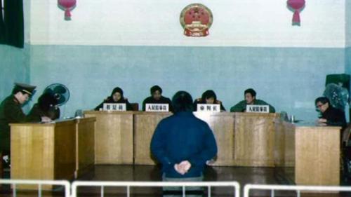 1992年，江苏一死刑犯天天看字典，写出182页文稿，获最高法改判