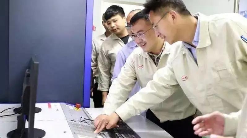 中国科学家未卜先知，30年前的预测成真，中国成功实现弯道超车