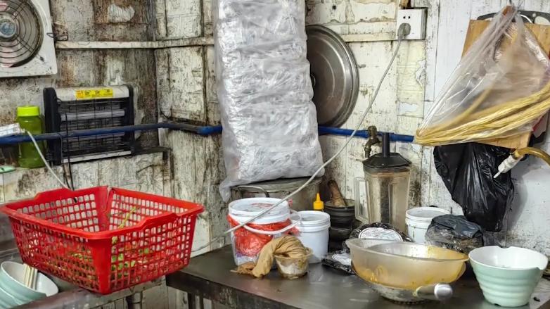 广东一装修工翻修麻辣烫店，走进后厨被卫生环境吓得不敢点外卖了