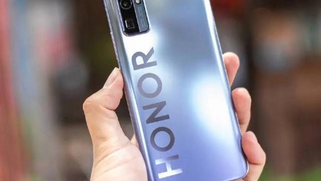 华为鸿蒙系统|从3199降到1929元，5G+鸿蒙OS+麒麟芯片，旧款荣耀旗舰跌至新低