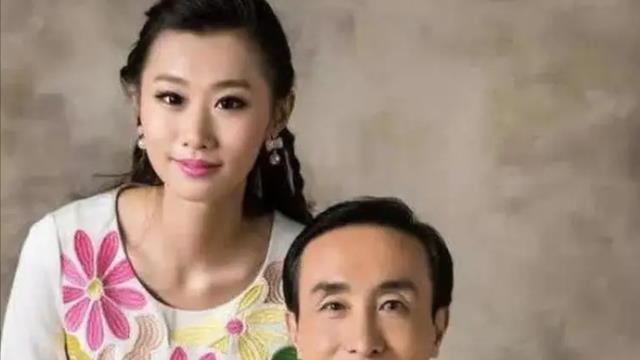 巩汉林|巩汉林儿媳：催婚又被催生，为满足公公心愿积极备孕，被赞好幸运