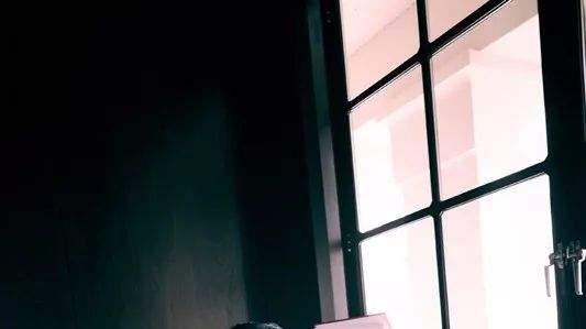 许晴|51岁许晴不服老！紧身衣下的细腰太抢镜