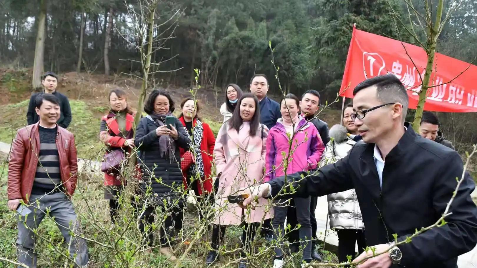 招聘|农村一新职业火了，年收入超20万，农民有盼头了，多地正招聘！