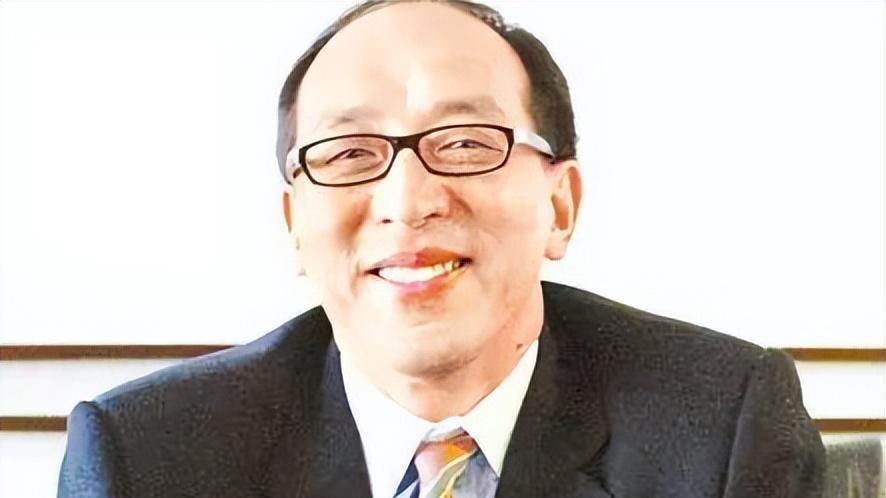 企业家|2004年，富商许立信卖掉公司，给140名员工每人分400万