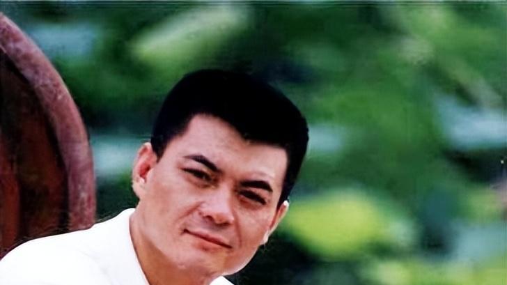 王新军|王新军：成名后抛妻弃子，把秦海璐宠成宝，前妻红了他糊了