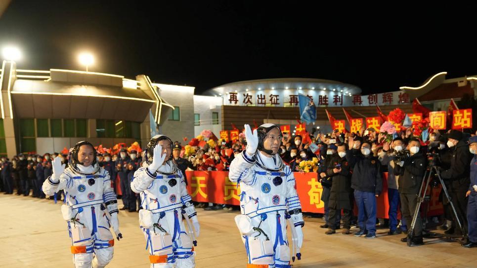 神舟15号航天员名单已确定，邓清明坚守24年，终于“圆梦太空”