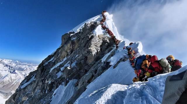 旅游业|珠峰“睡美人”：生前哀求别丢下她，如今冰封22年成著名登山路标